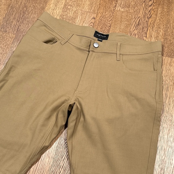 Sold - Picture 3 of 8